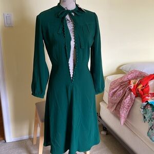 Brand New w Tag: Green Midi Button-Up Tie Dress, UK Size 6